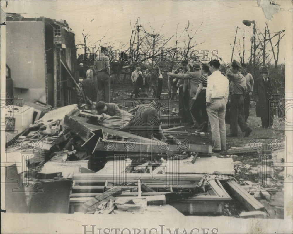 1948, Tornado Illinois Rampage Town Disaster - RRU86249 - Historic Images