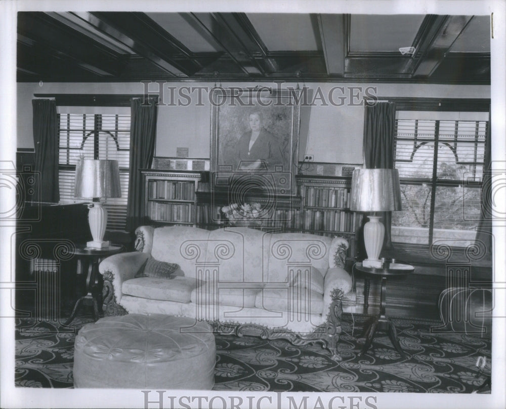 1958 Press Photo Mrs Mother Bessie Hirshberg Buildings - RRU86377 - Historic Images