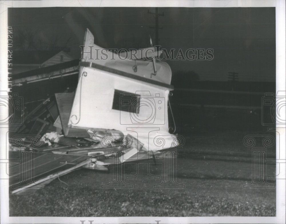 1961 Press Photo Peotone Storm Harrison Family Illinois - RRU86483 - Historic Images