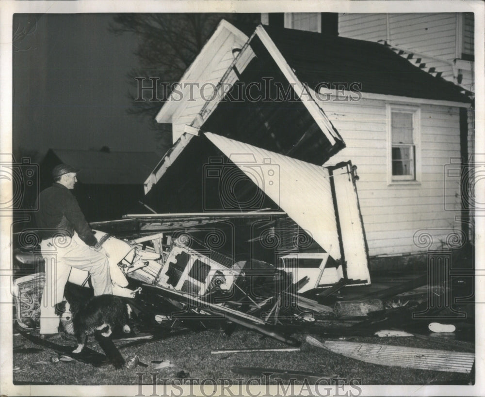 1961, Willis Darin tornado damage house IL - RRU86613 - Historic Images