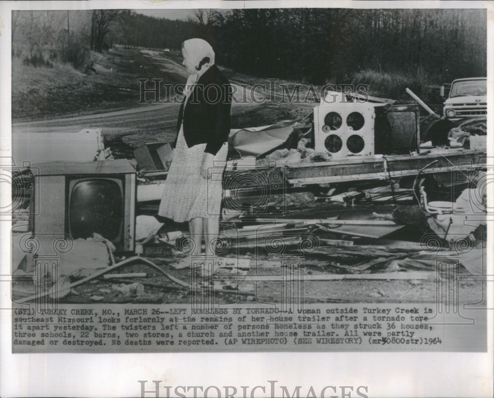 1964 Press Photo Tornado Damage Turkey Creek Woman home - Historic Images