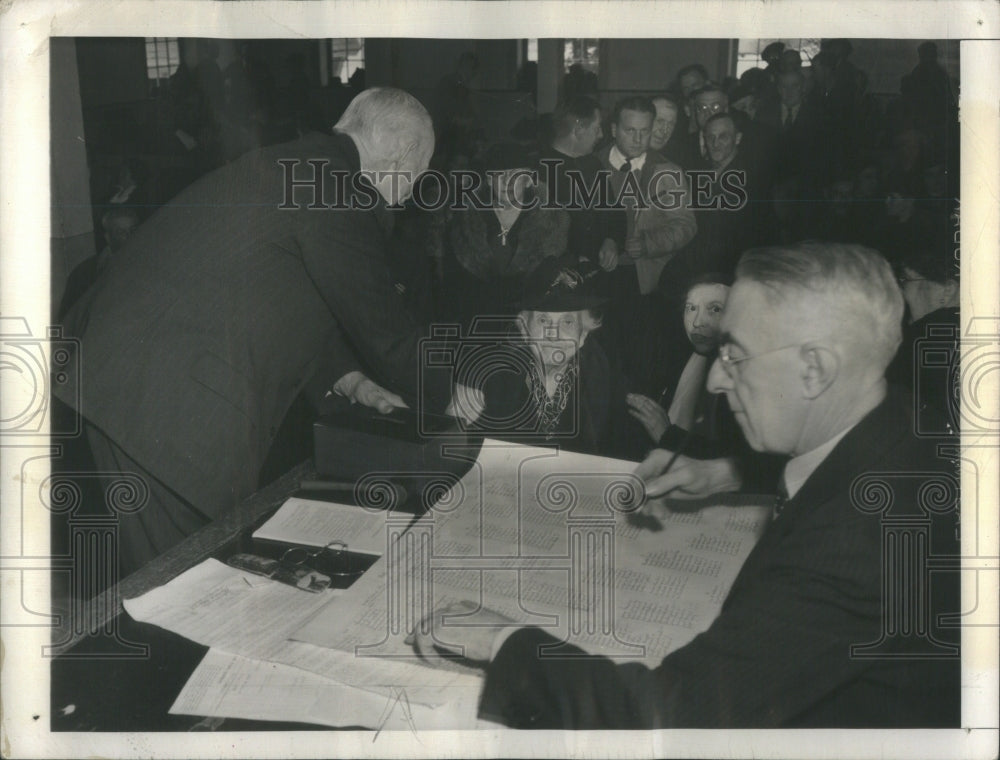 1942 Mary Jane Adams Town&#39;s Oldest Resident-Historic Images