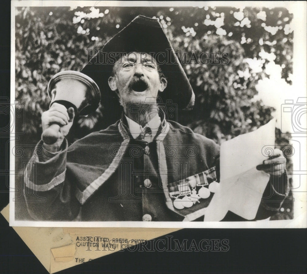 1932 Press Photo W. Abbott Town Crier Championship - RRU86855 - Historic Images