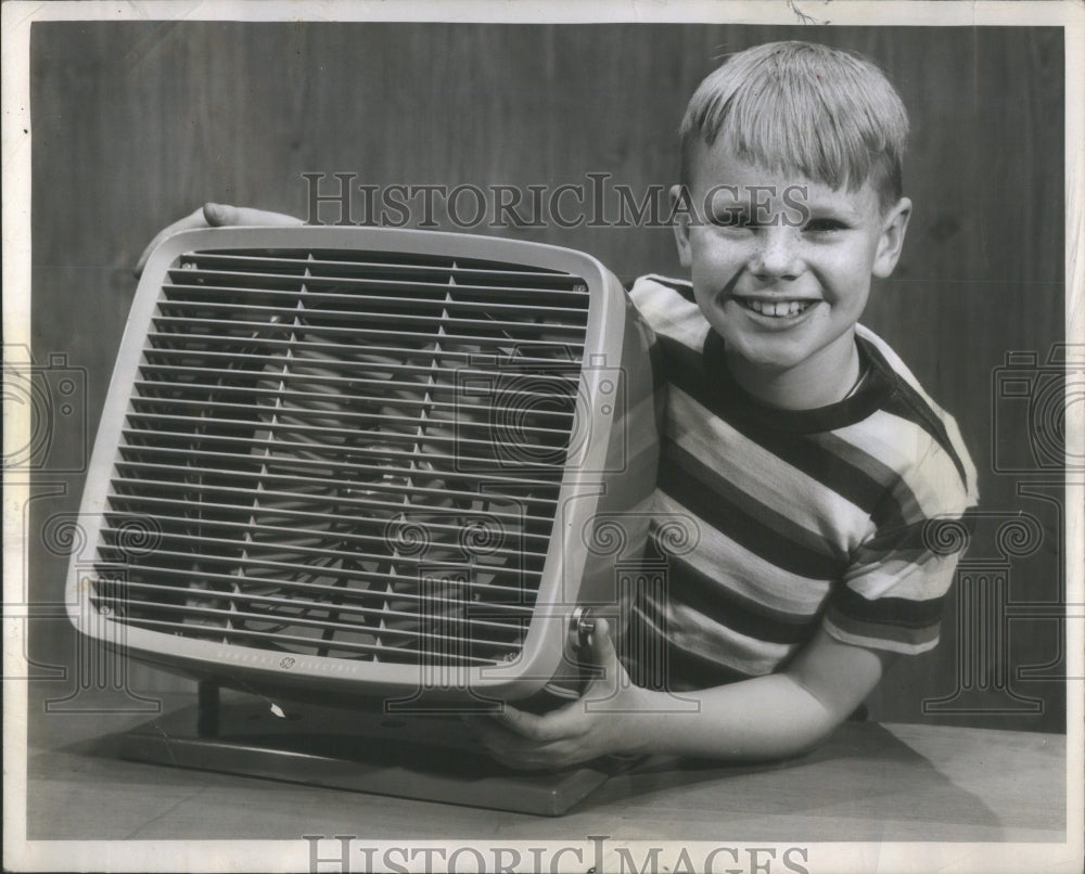 1953 Press Photo General Electric All Purpose Fan - RRU86953 - Historic Images