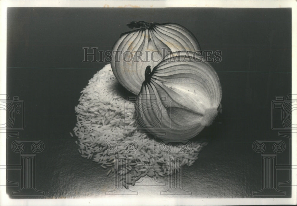 1981, Rice onions South Asia Food grain - RRU87087 - Historic Images