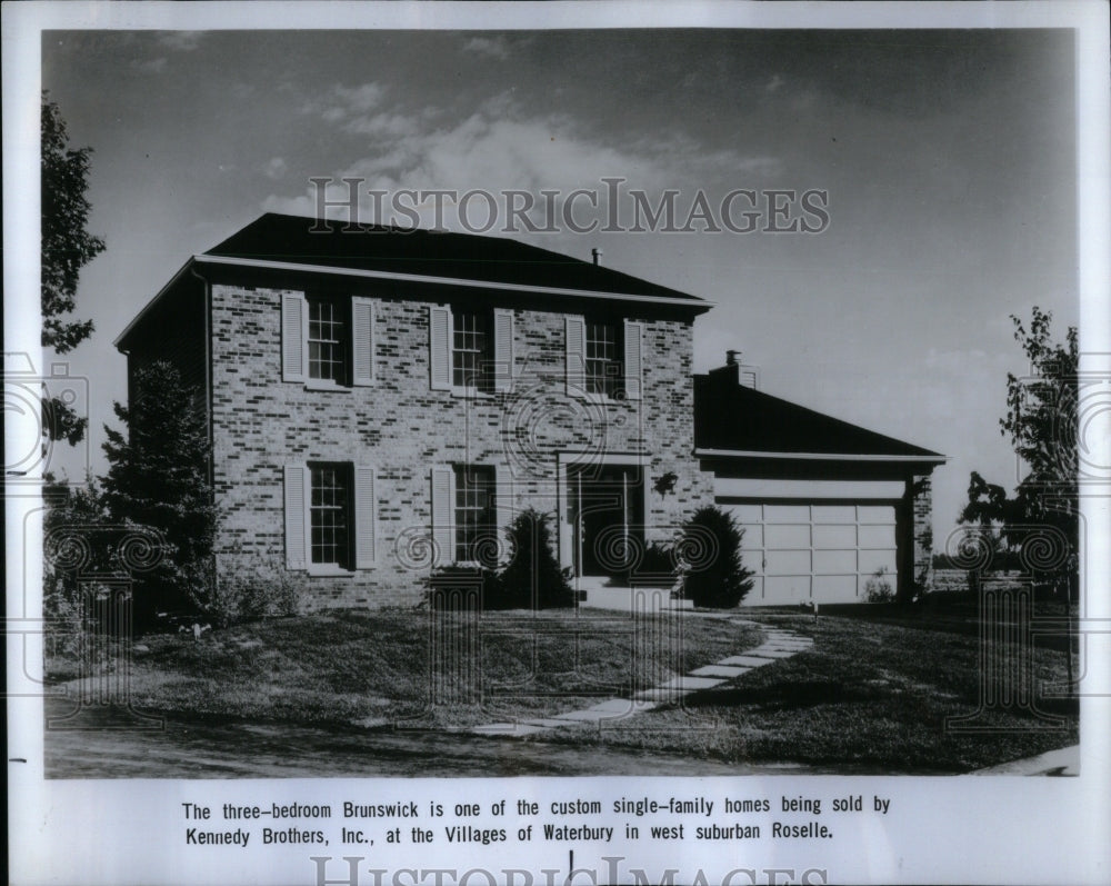 1977, 2-Story Home In Village Of Waterbury - RRU87511 - Historic Images