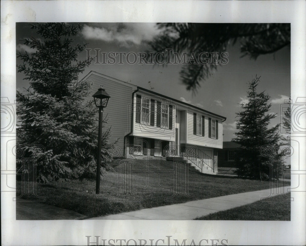 1976 Press Photo Trees Mandatory Villages Waterbury - Historic Images