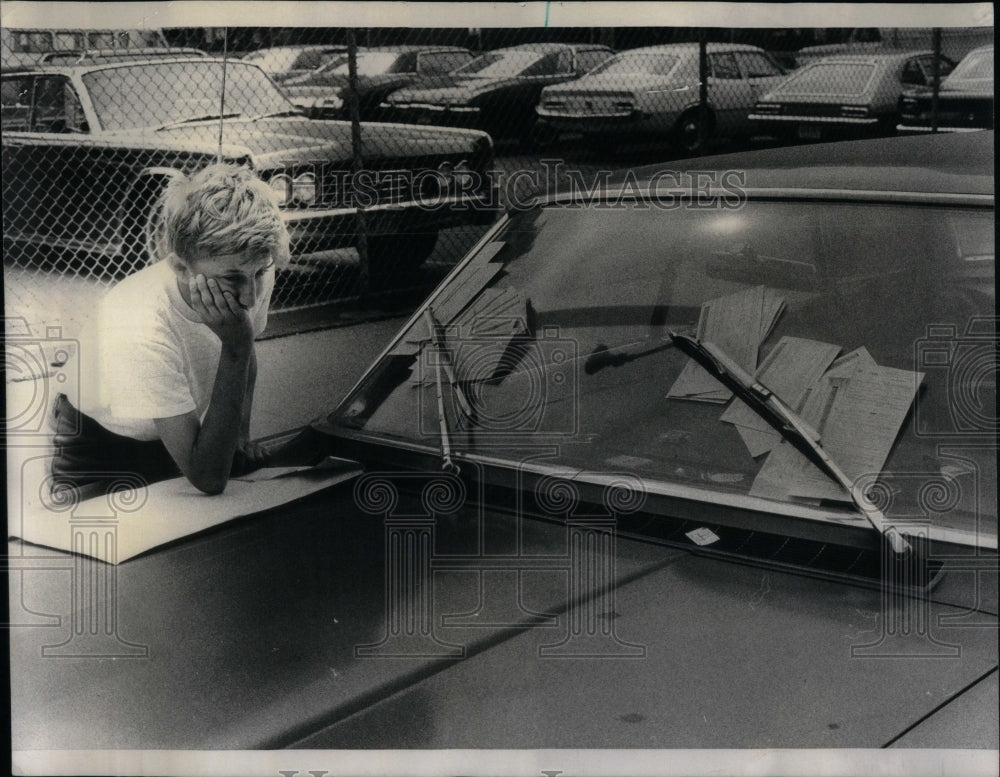 1982, Traffic Controls Tickets Unlicenced - RRU87747 - Historic Images