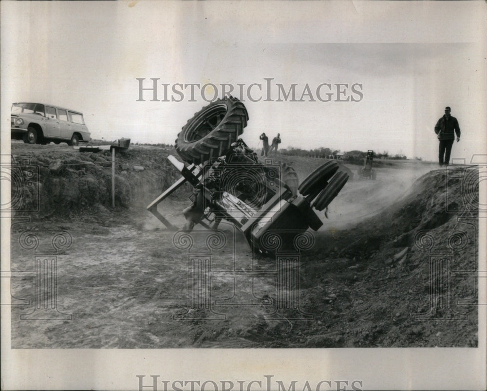 1967 Tractor Crash Automobile Research - Historic Images