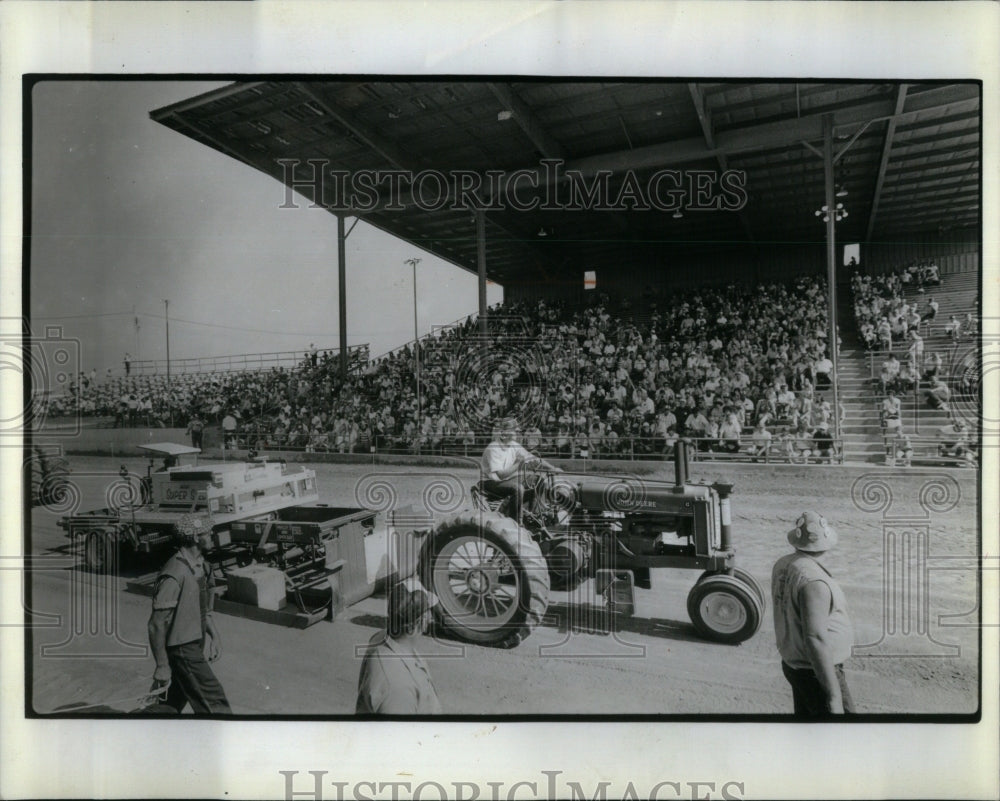 1982 Tractor Pull A Tractor Race  - Historic Images