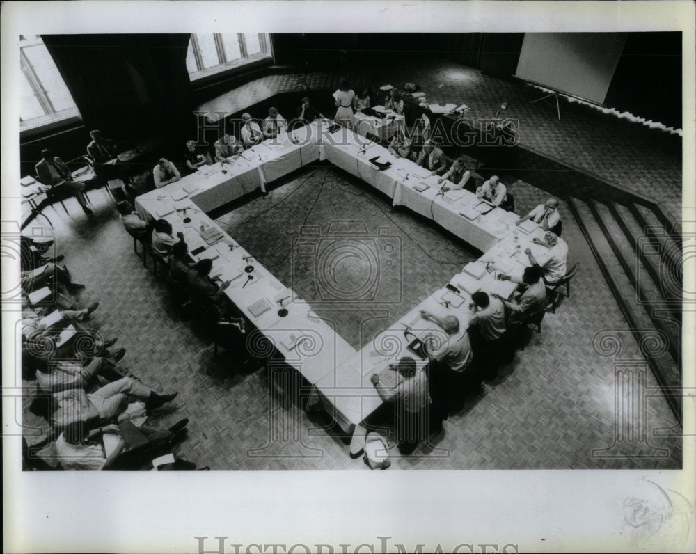 1983 Press Photo 245th meeting National Science Board - RRU88173 - Historic Images