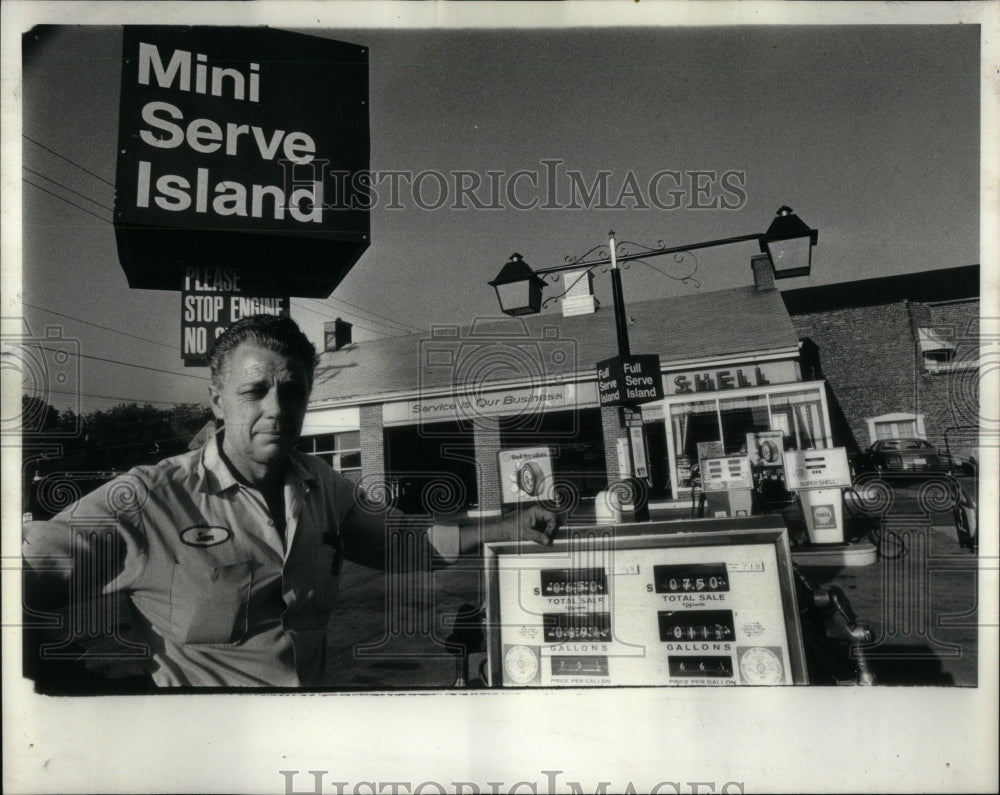 1977 Gasoline Stations - Historic Images