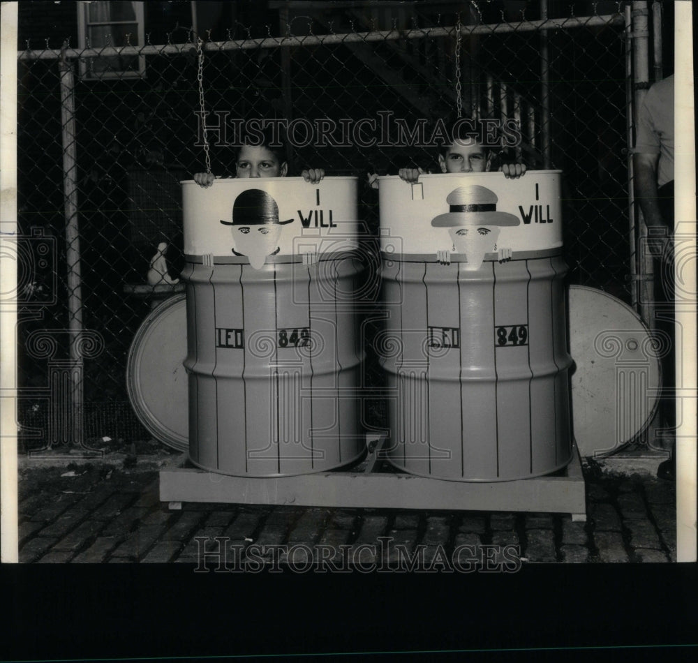 1966 Press Photo painted trashcan frank pizzello andrew - RRU88313 - Historic Images