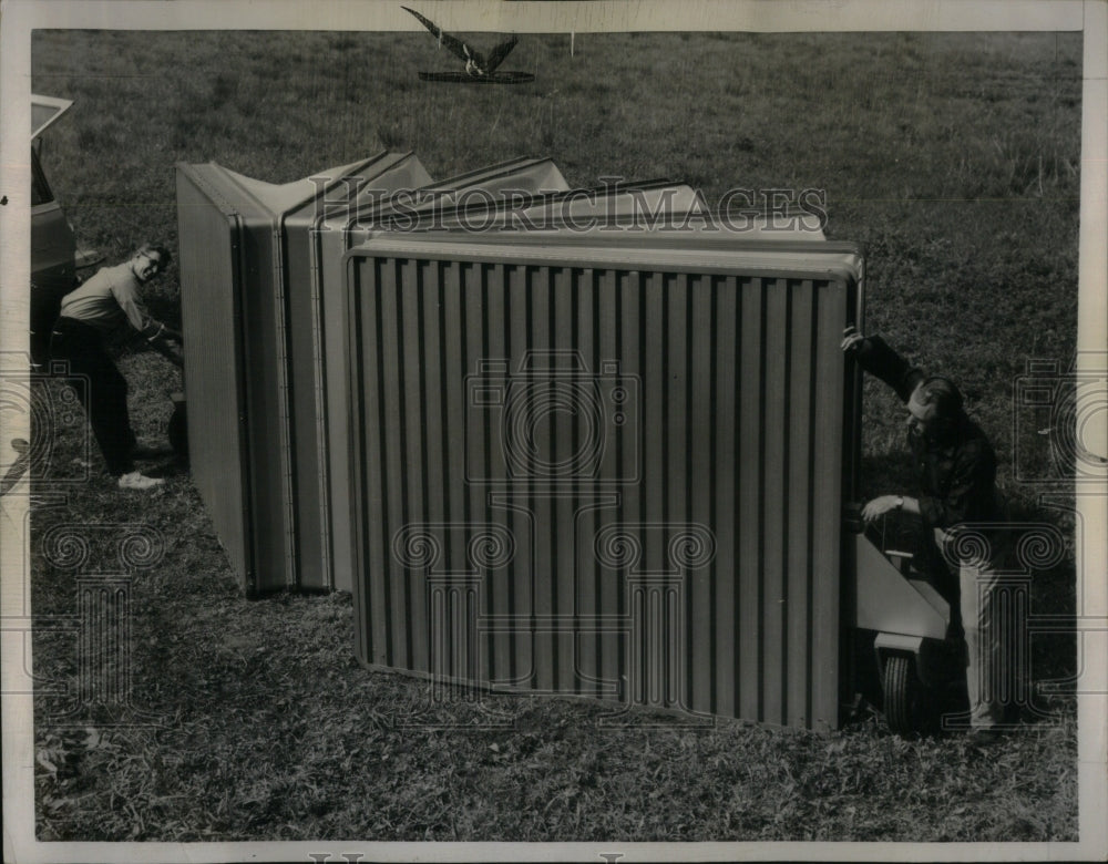 1960 Press Photo Instant camping shelter - RRU88585 - Historic Images