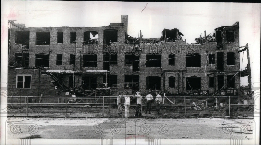 1978 Photo Fire Damage Of Apartment 4930-44 S. Prarie - RRU88687 - Historic Images