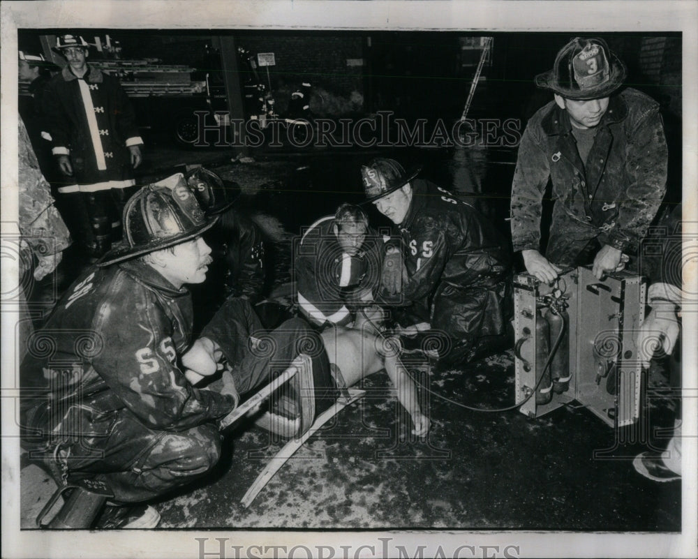 1975 Press Photo Chicago Colonial Hotel Fire Victim - RRU88765 - Historic Images