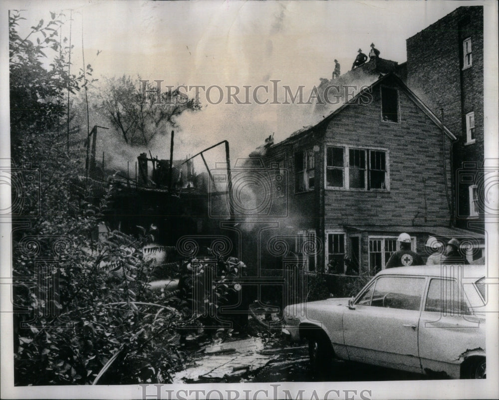 1975 Press Photo Firefighters Injured In House Fire - RRU88771 - Historic Images