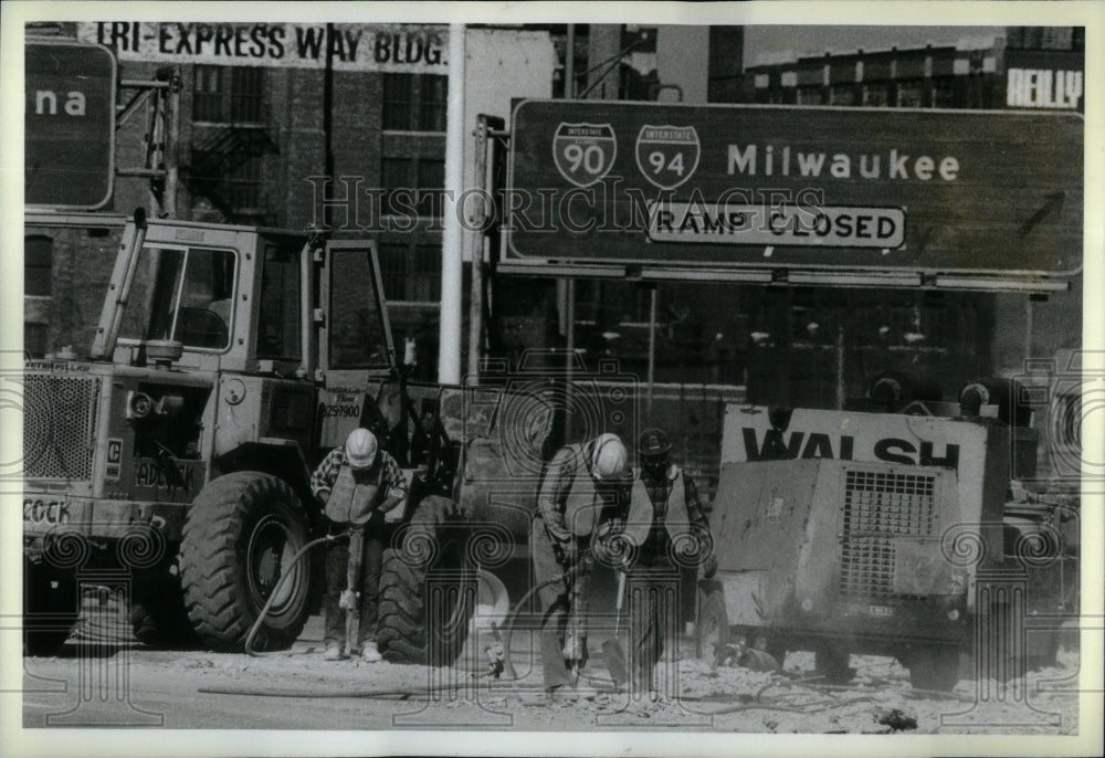 1981 Traffic Eisenhower Expressway One Lane  - Historic Images