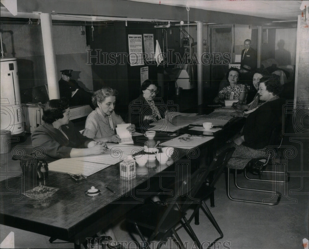 1956 Scene in polling place, 14th precinct-Historic Images