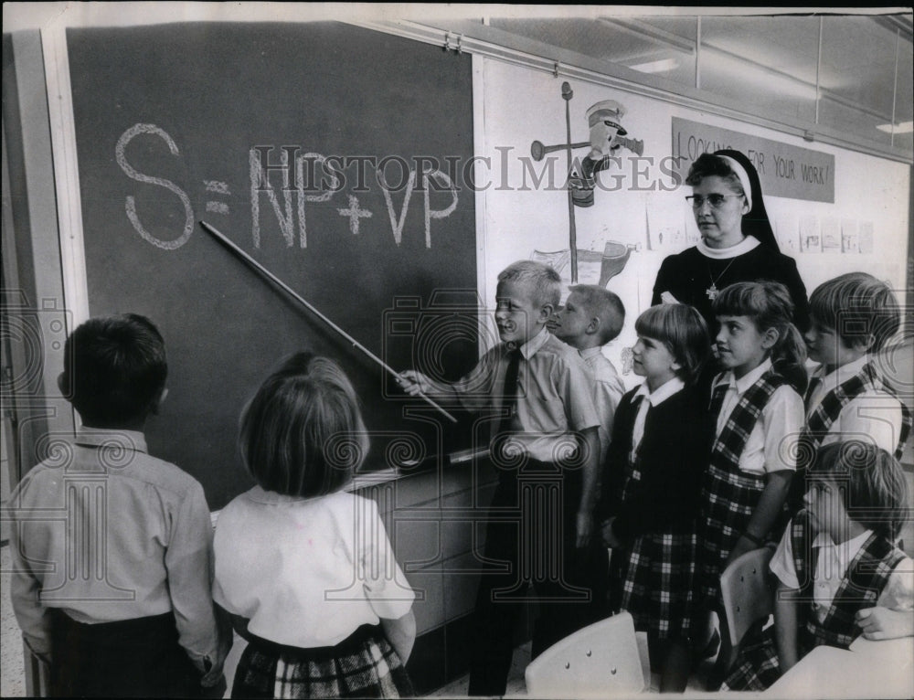 1967 Press Photo Sis. Margaret class at St Marys School - Historic Images