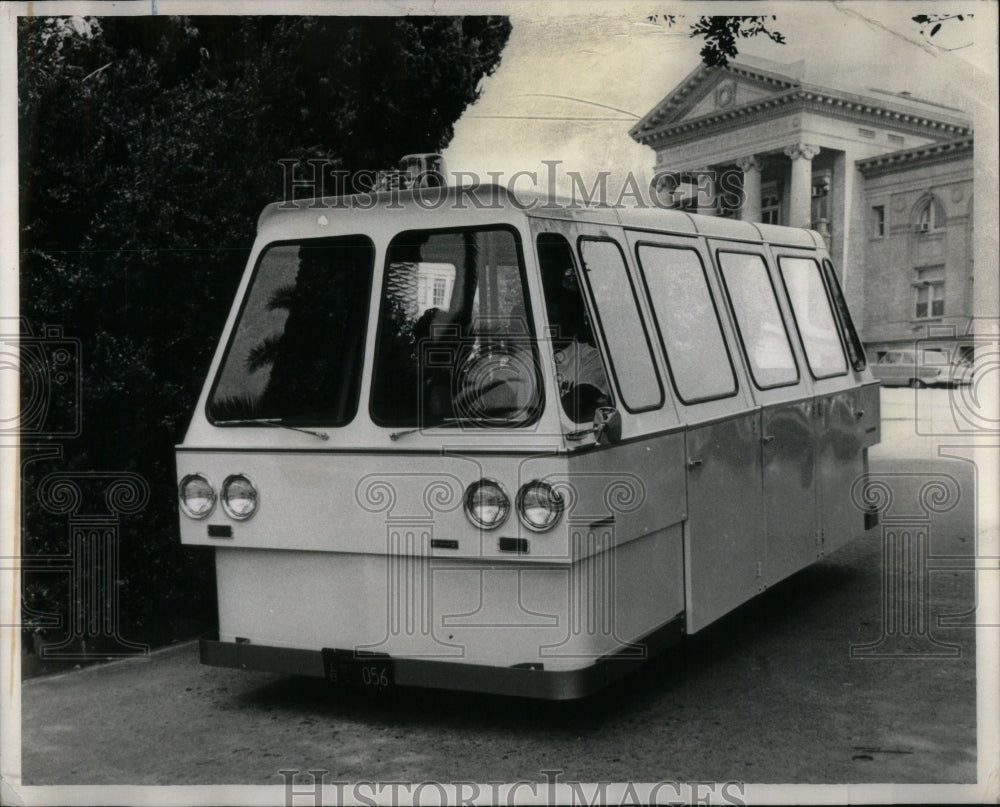 Press Photo Electric bus Westinghouse corp batteries - RRU90357 - Historic Images