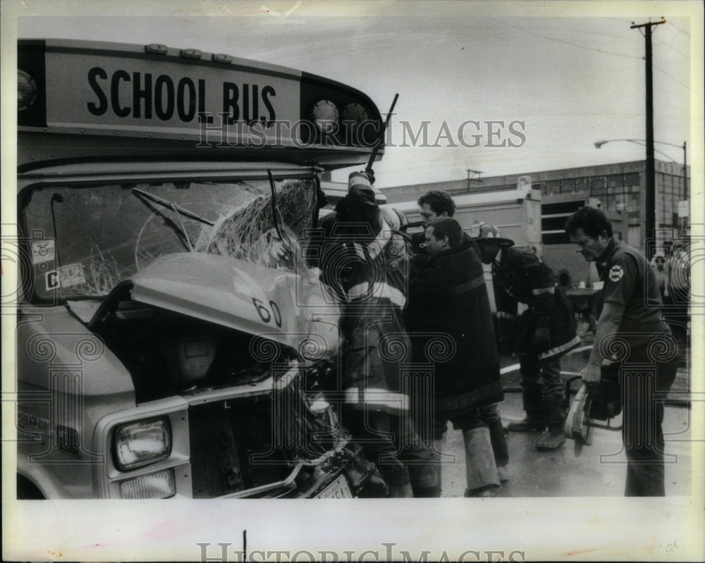 1984 Press Photo Firefighter Work Eric Vinson Robinson - Historic Images