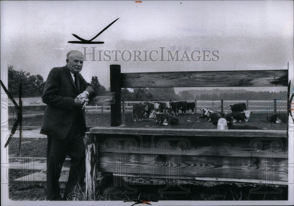 1966, Doctor John A Hannah Buffalo animal - RRU90621 - Historic Images