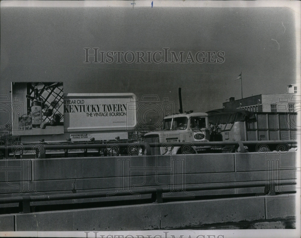 1967 Press Photo Sign Bearing Whisky S Ashiand Express - RRU90923 - Historic Images