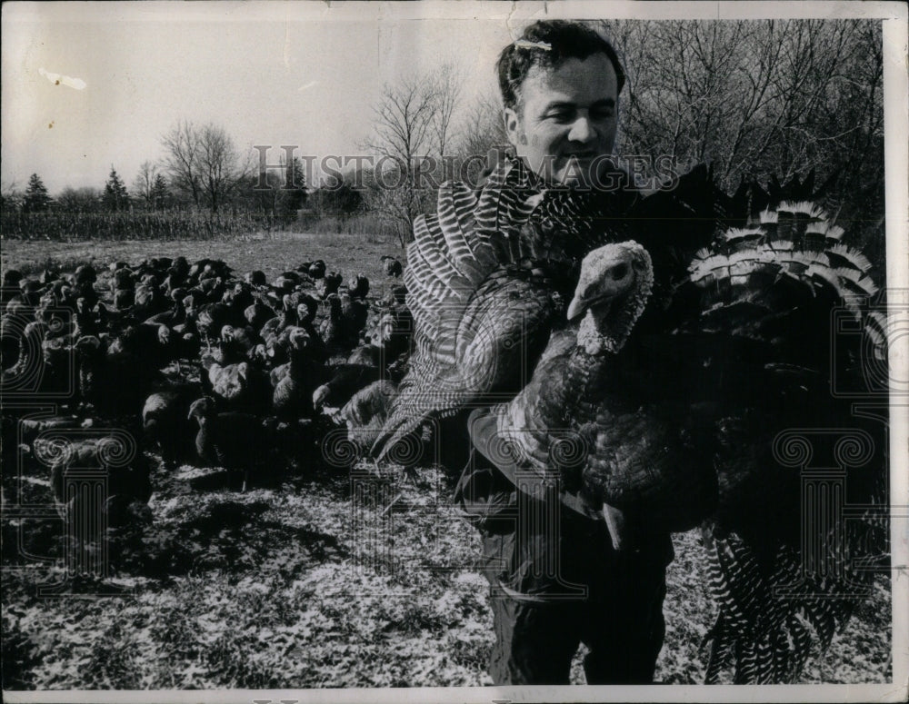 1970 Press Photo Turkey Charles Adams Former Gobbling - RRU90945 - Historic Images