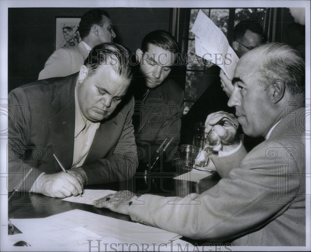 1956 Press Photo Paul Sacks Bookie Joe JP Douglass - RRU91291 - Historic Images