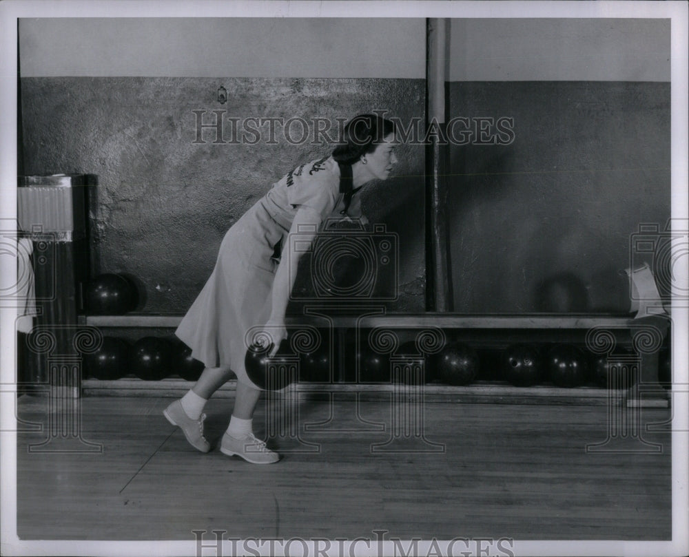 1952 Press Photo Marion Ladewig Bowler - Historic Images