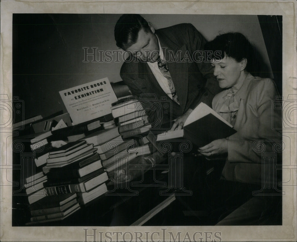 1949 Press Photo George Tweney Catherine Haughley Wayne - Historic Images