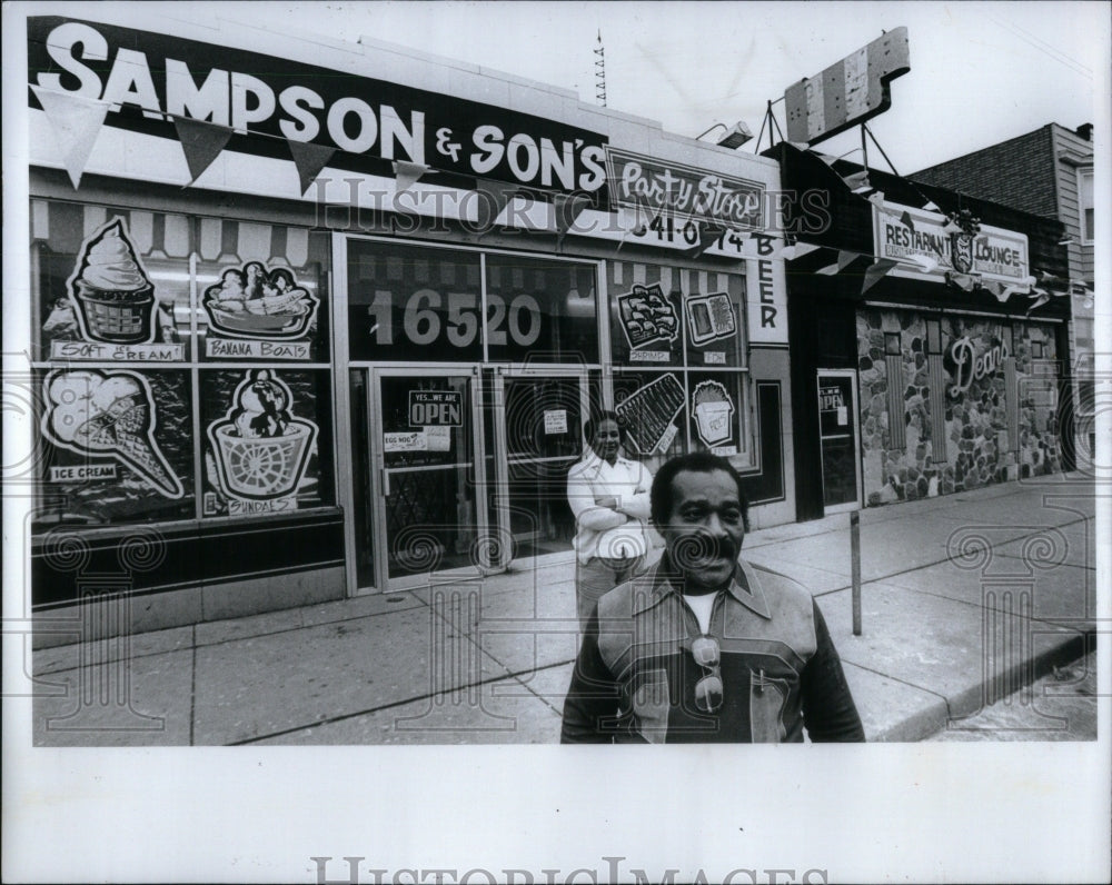 1982 Emmett Sampson Owner Sampson and Sons - Historic Images