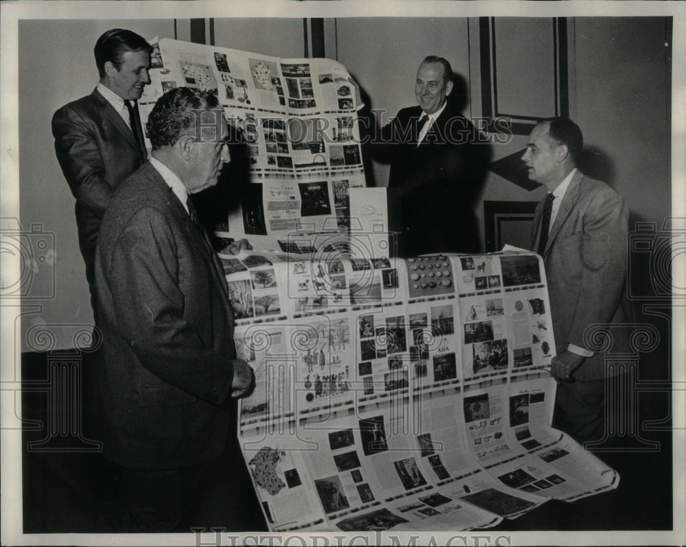 1966 Press Photo World Book Encyclopedia - RRU92351 - Historic Images