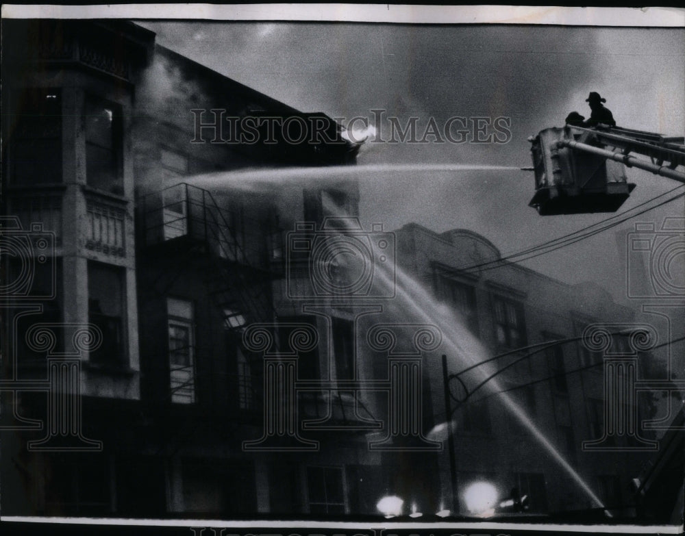 1971 Press Photo Firemen flames building Blackstone - RRU92589 - Historic Images