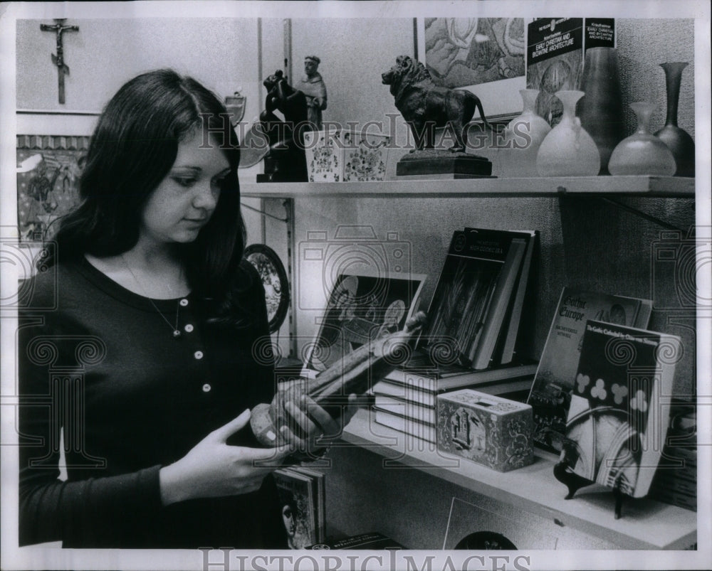 1970 Press Photo Art Institute Mueseum Store Mary Tieg - RRU92797 - Historic Images