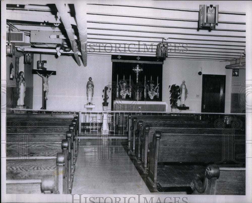 1961, Catholic Chapel For Prayer Meditation - RRU92817 - Historic Images