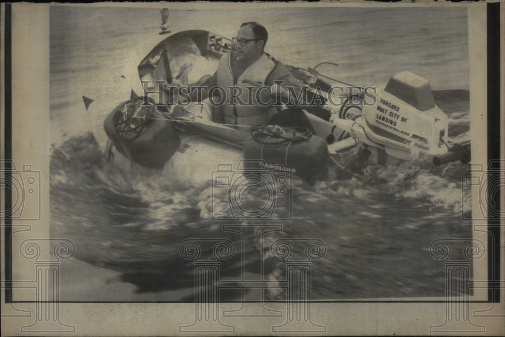 1969 Bathtub Boat Lake Michigan - Historic Images