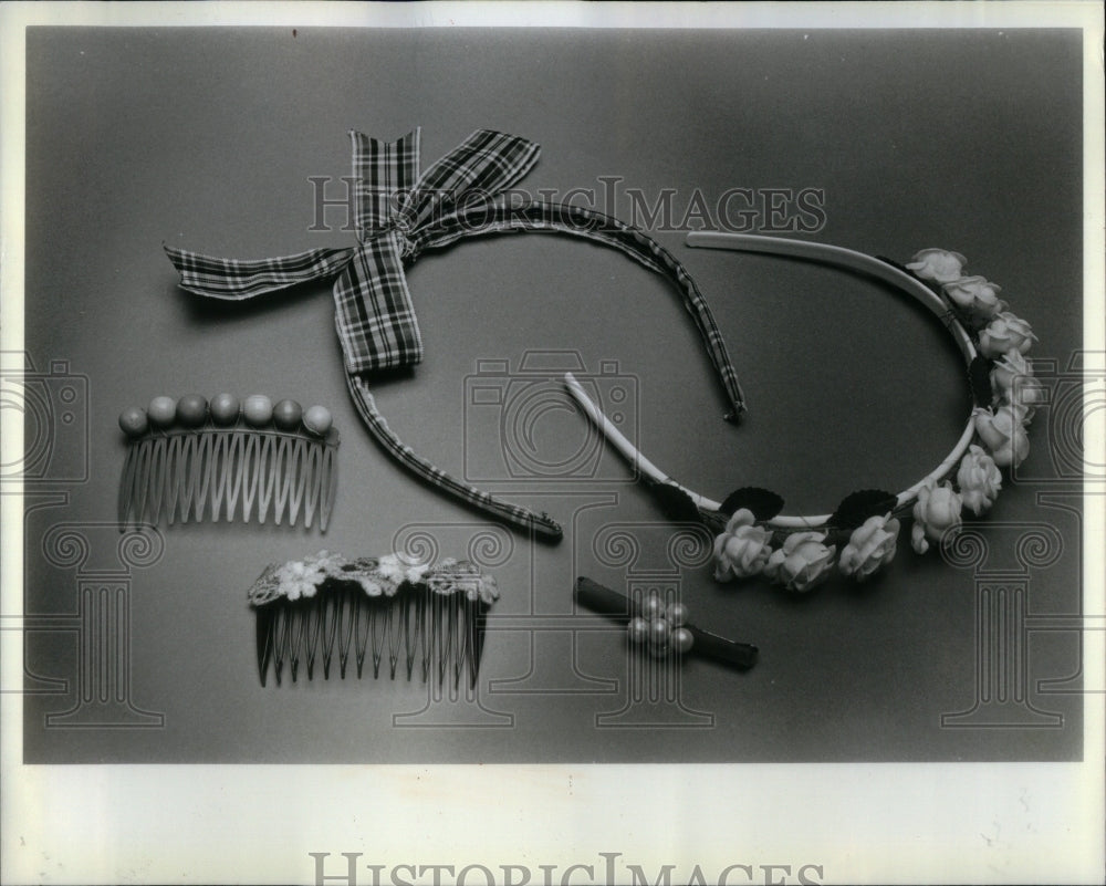 1983 Press Photo Barrettes Headbands Combs Spring - Historic Images