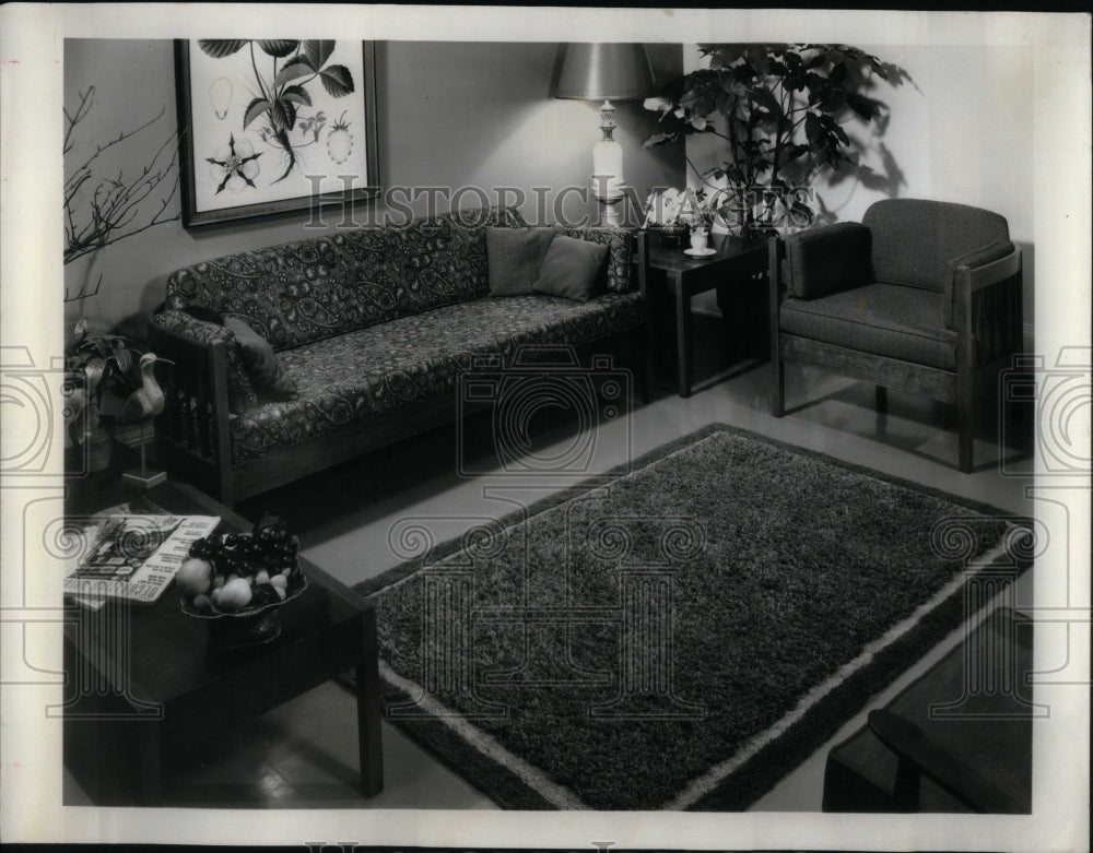 1964 Regal&#39;s new collection of area rugs - Historic Images