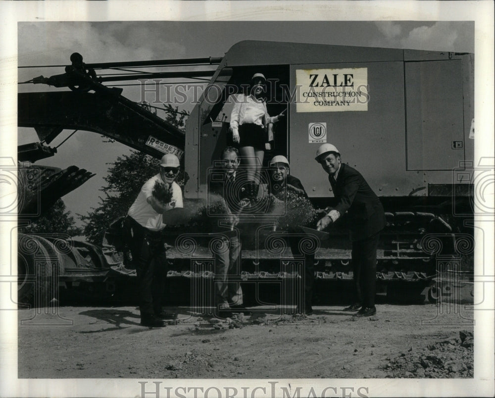 1971 Press Photo Wheeling Zale Maniatis Scanlon Lang - Historic Images