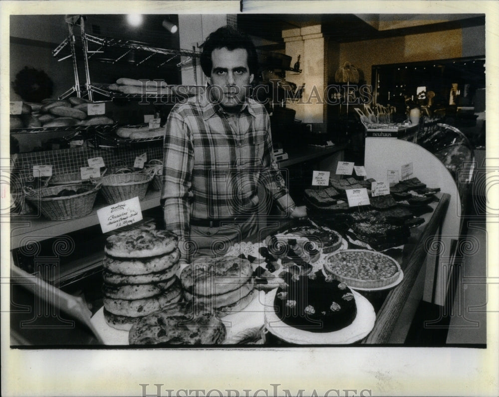 1983 Manuel Zambrana&#39;s Restaurant  Store - Historic Images