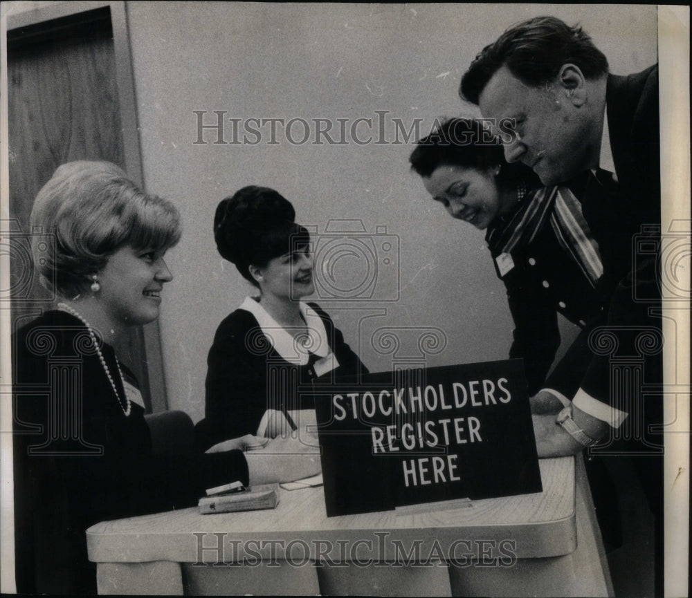 1967 Zenith Radio Corp Stockholders Meeting-Historic Images
