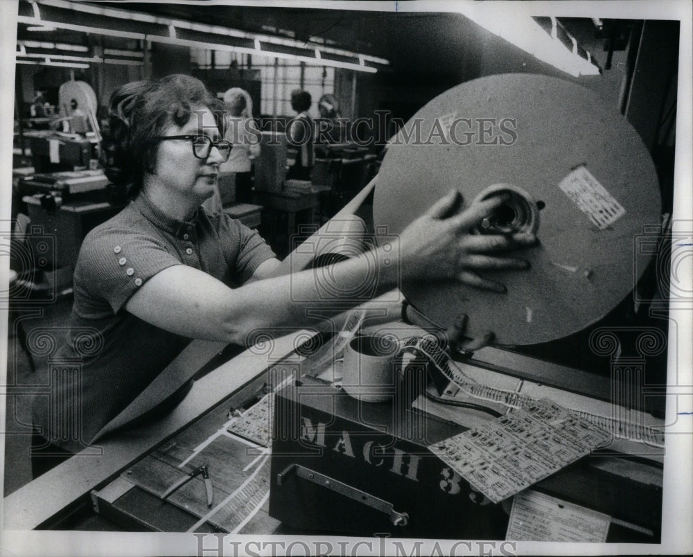 1975 Agnes Ris Roll Diodes Machine Circuit-Historic Images