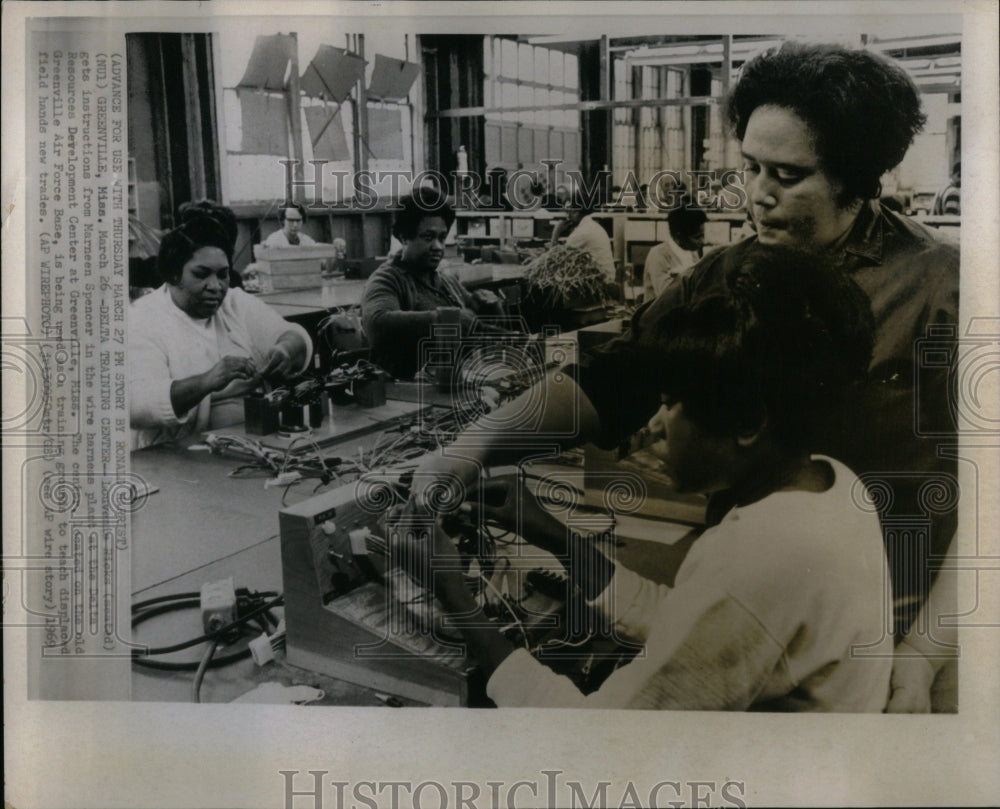 1969 Press Photo Marneen Spencer Delta Resources Work - RRU93807 - Historic Images