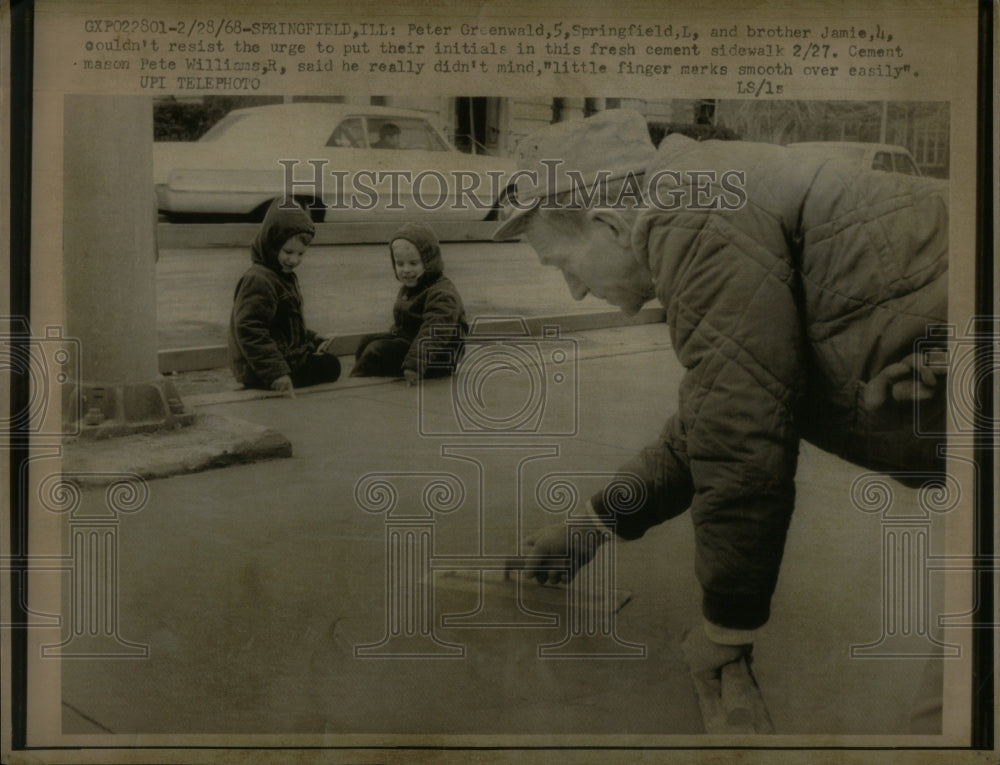 1969 Press Photo Cement Mason Pete Williams Working - RRU93823 - Historic Images