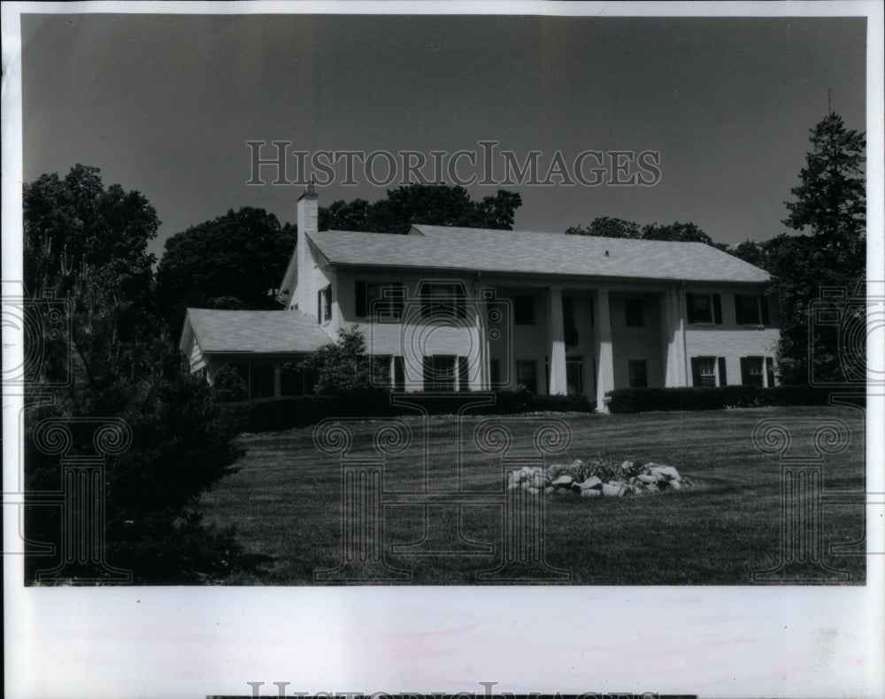 1992, Bannockburn poorhouse Chicago home - RRU93995 - Historic Images