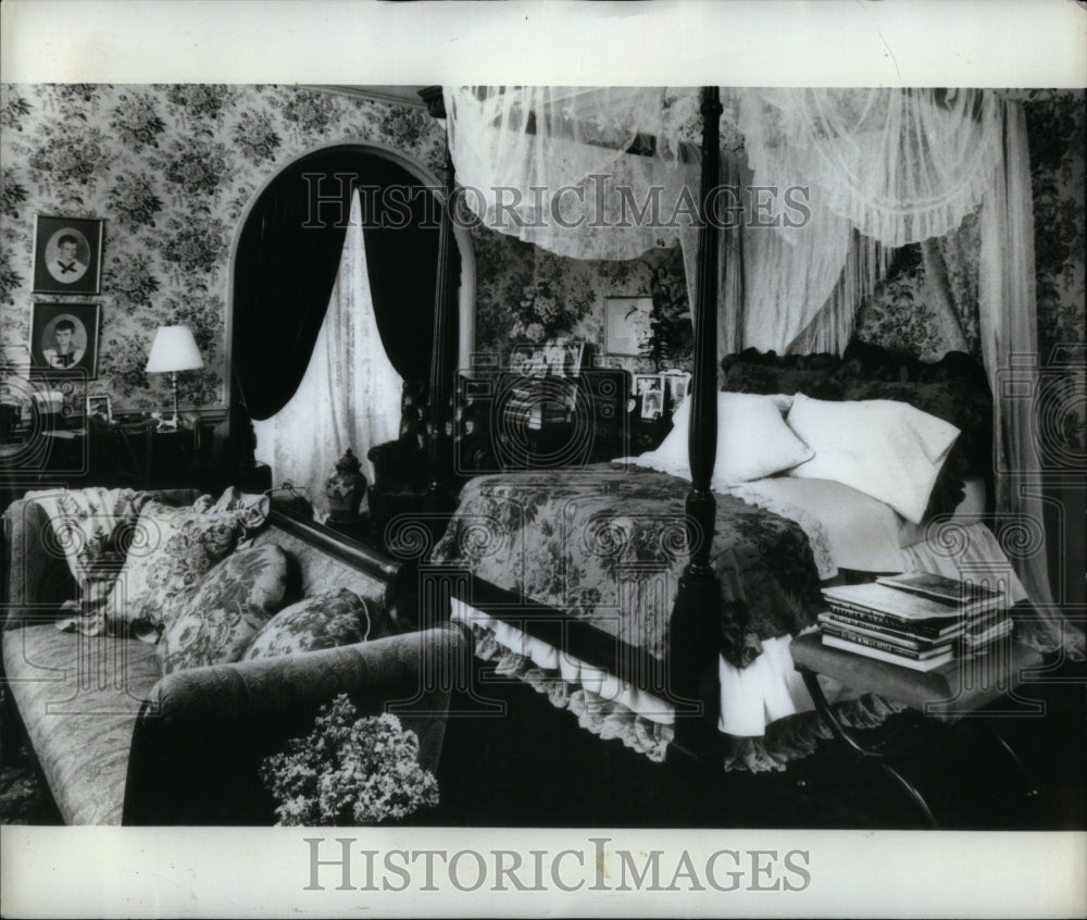 1985 Press Photo Bedroomare Ralph Laurens Astor Velvet - RRU94049 - Historic Images