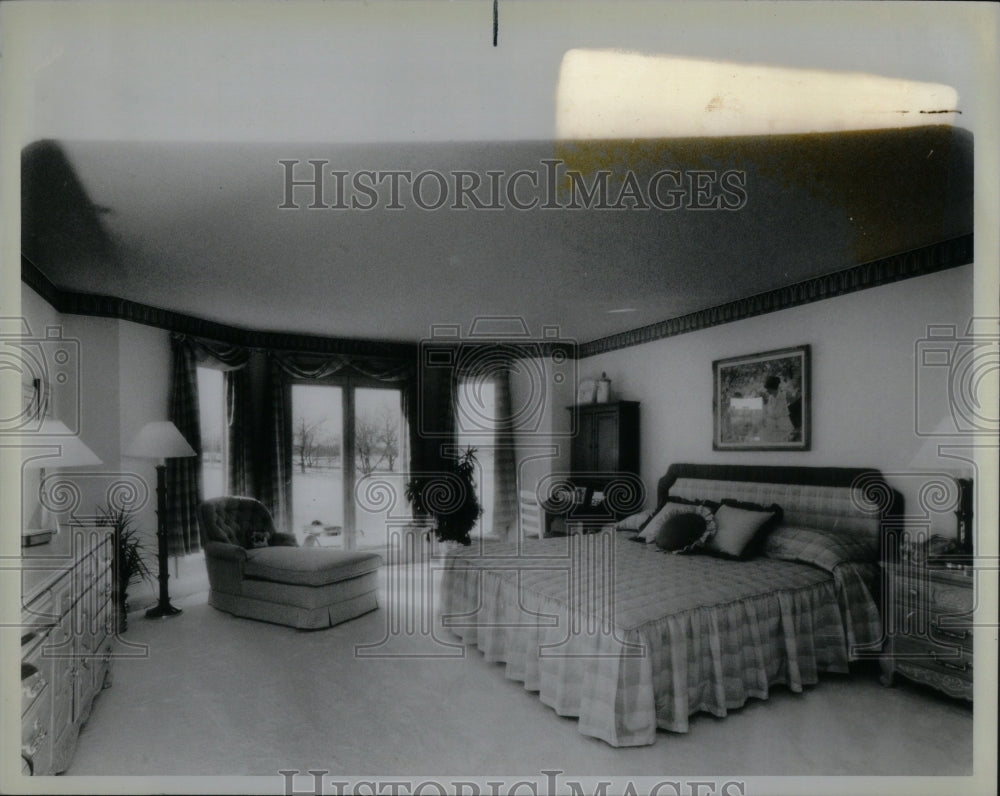 1988 Master bedroom Marshfield model door - Historic Images