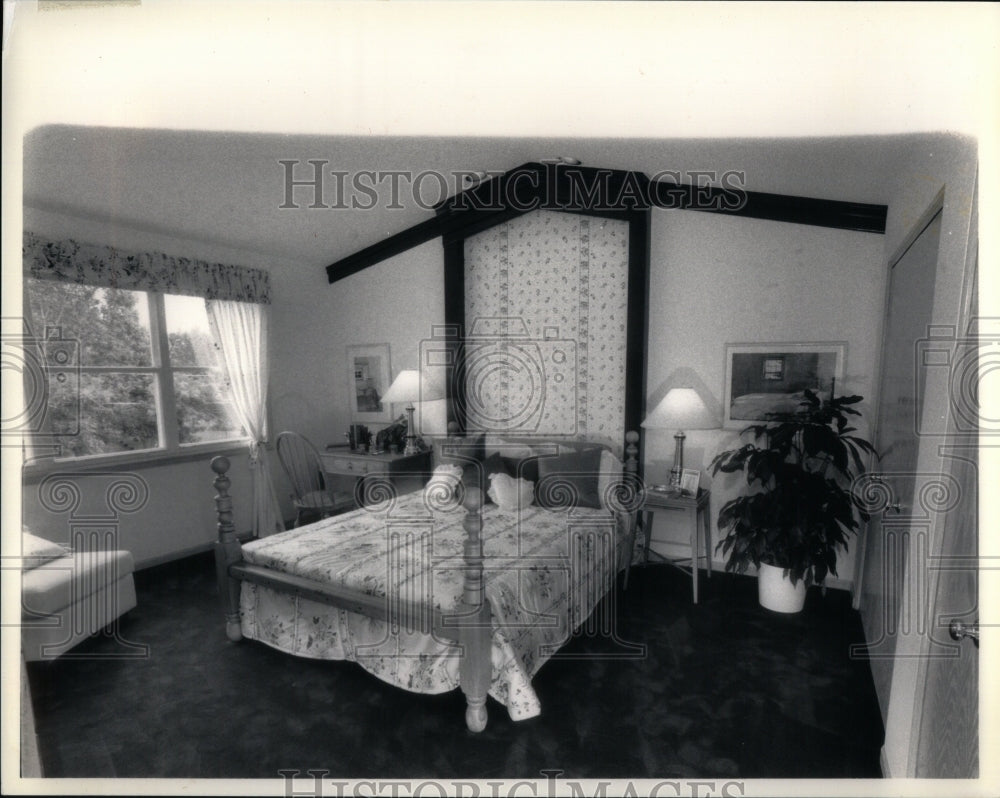 Press Photo Bedrooms Family Burnside Construction Model - RRU94079 - Historic Images